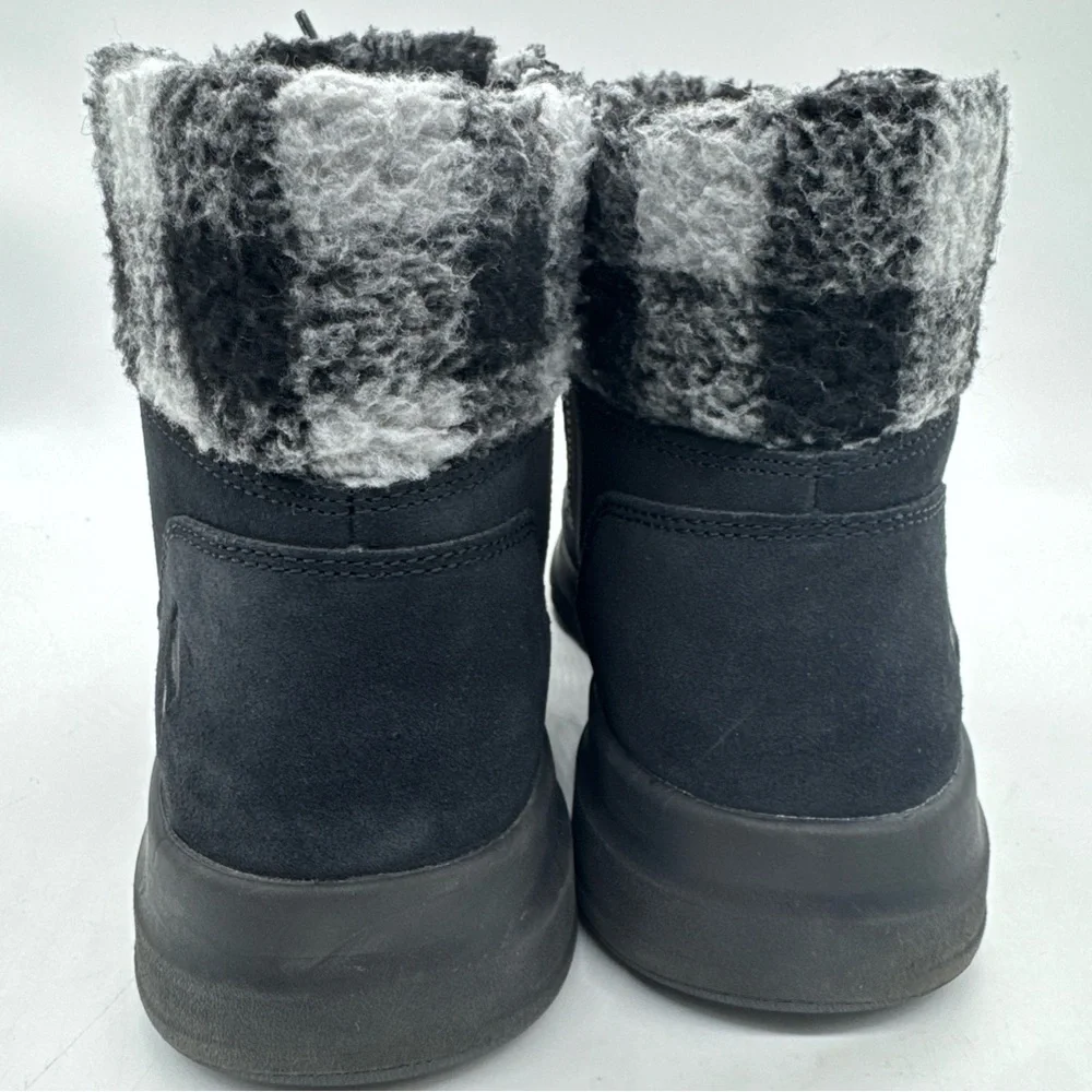 Skechers Women's Black and Gray Winter Boots